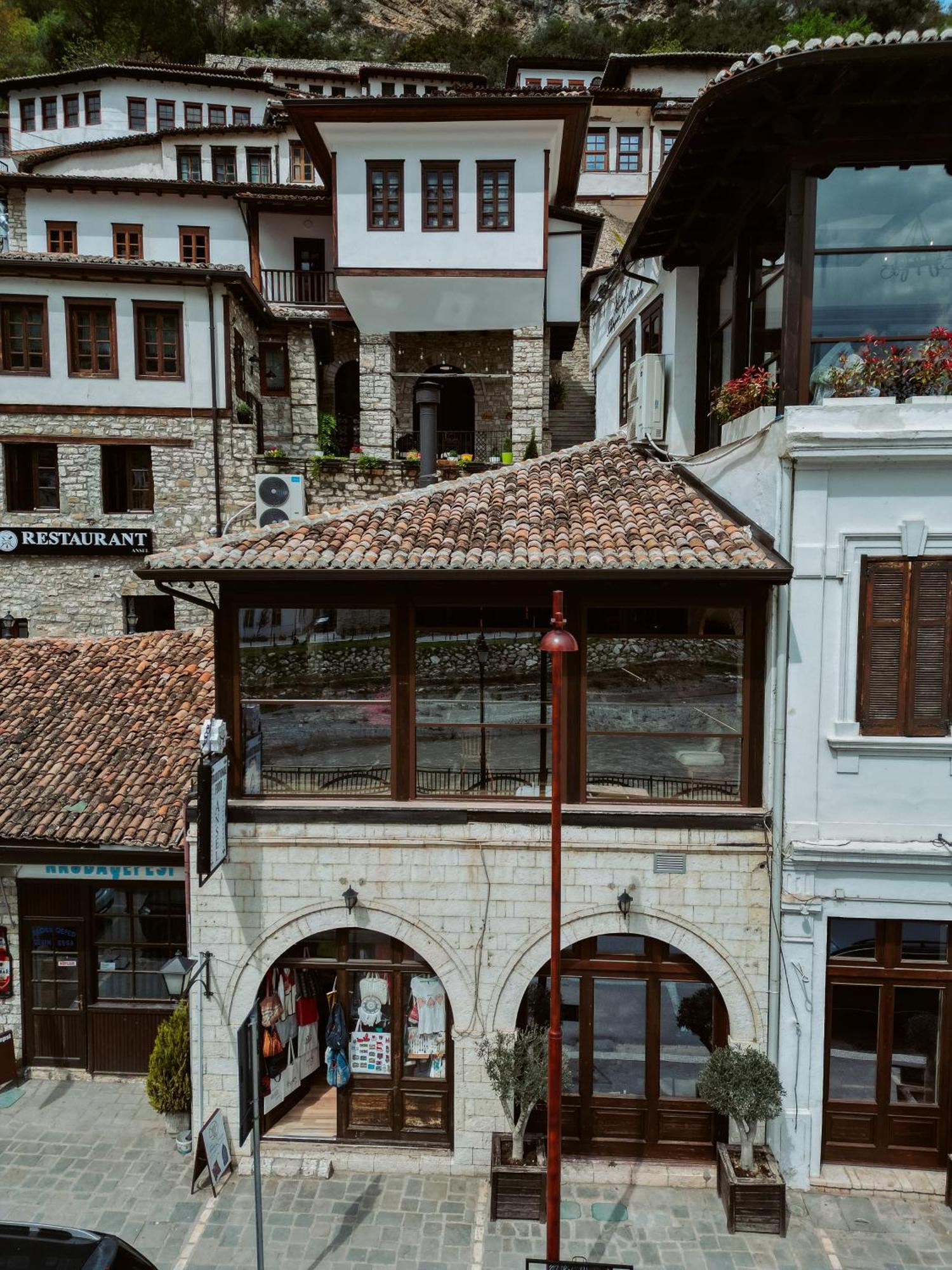 Hotel Ansel Berat Exteriér fotografie
