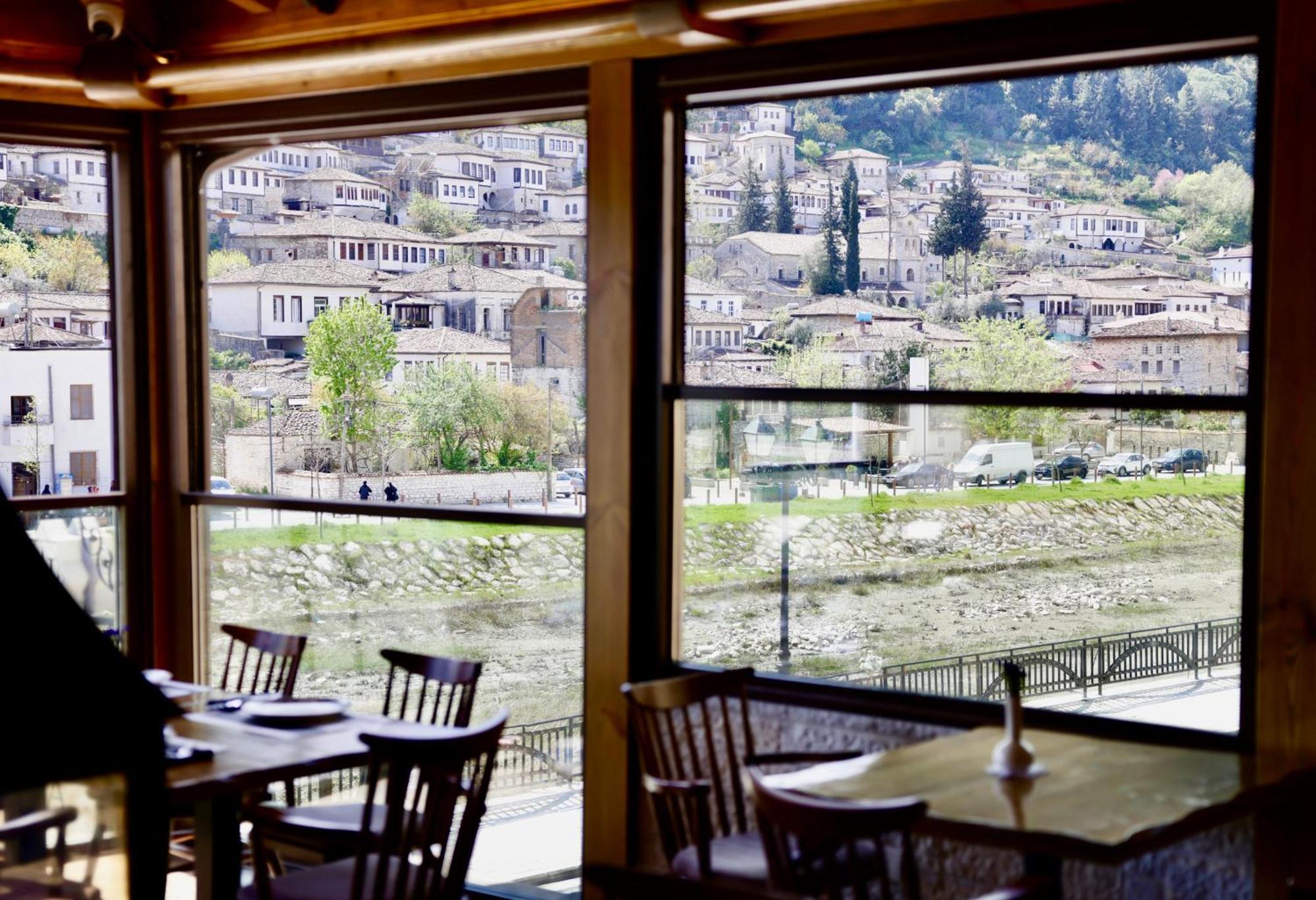 Hotel Ansel Berat Exteriér fotografie
