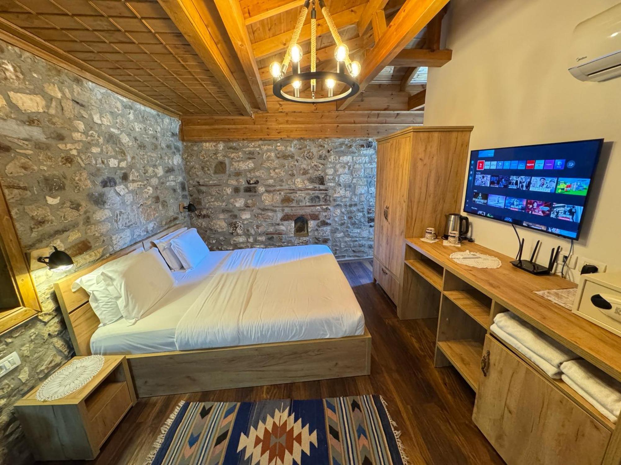Hotel Ansel Berat Exteriér fotografie
